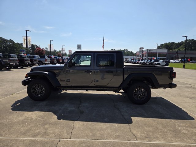 2025 Jeep Gladiator Sport S photo 2