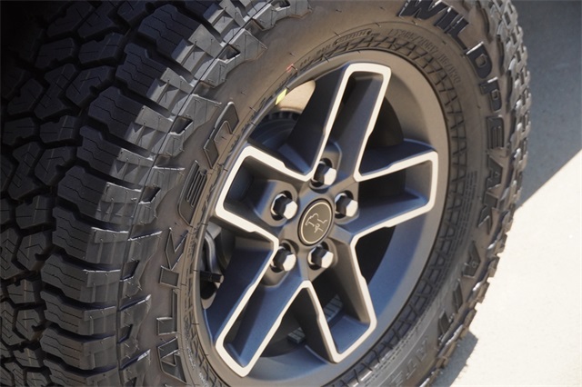2025 Jeep Gladiator Mojave photo 9
