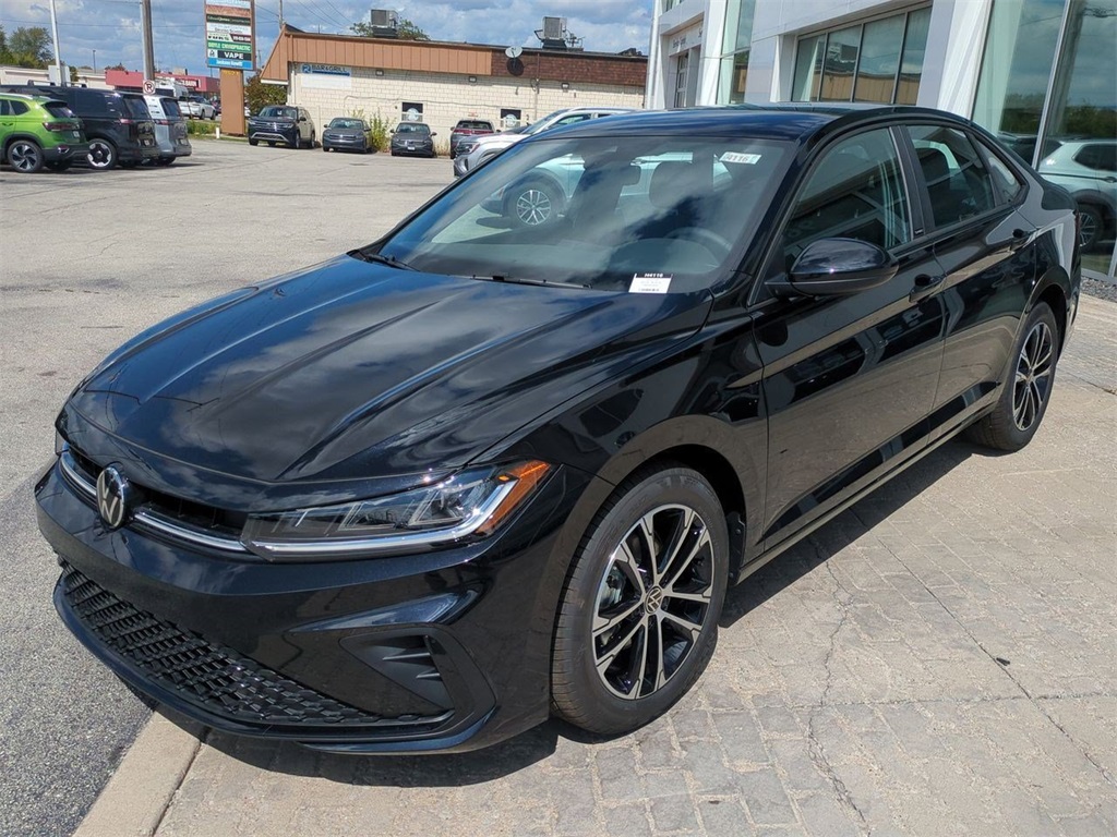 2025 Volkswagen Jetta 1.5T Sport photo 2