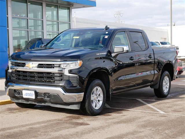 Used 2025 Chevrolet Silverado 1500 LT with VIN 1GCUKDED6SZ124626 for sale in Roseville, Minnesota