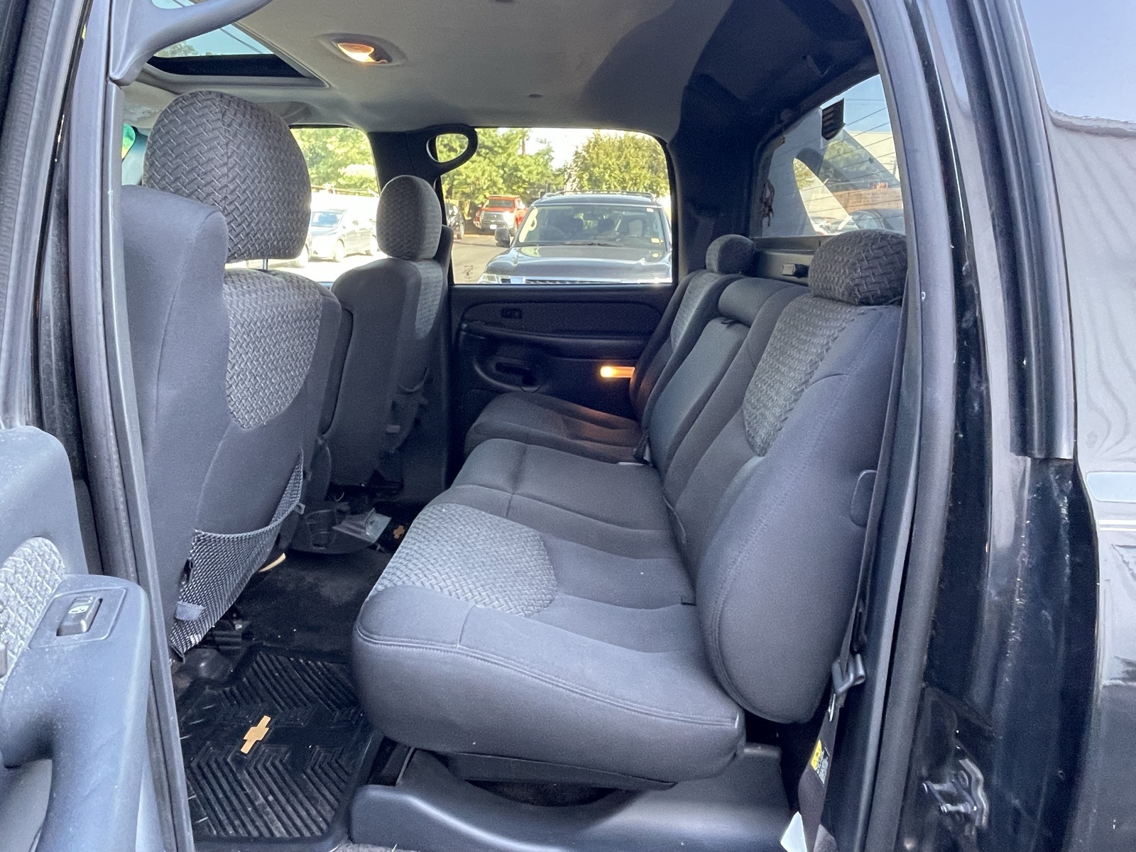 2002 Chevrolet Avalanche Base photo 3