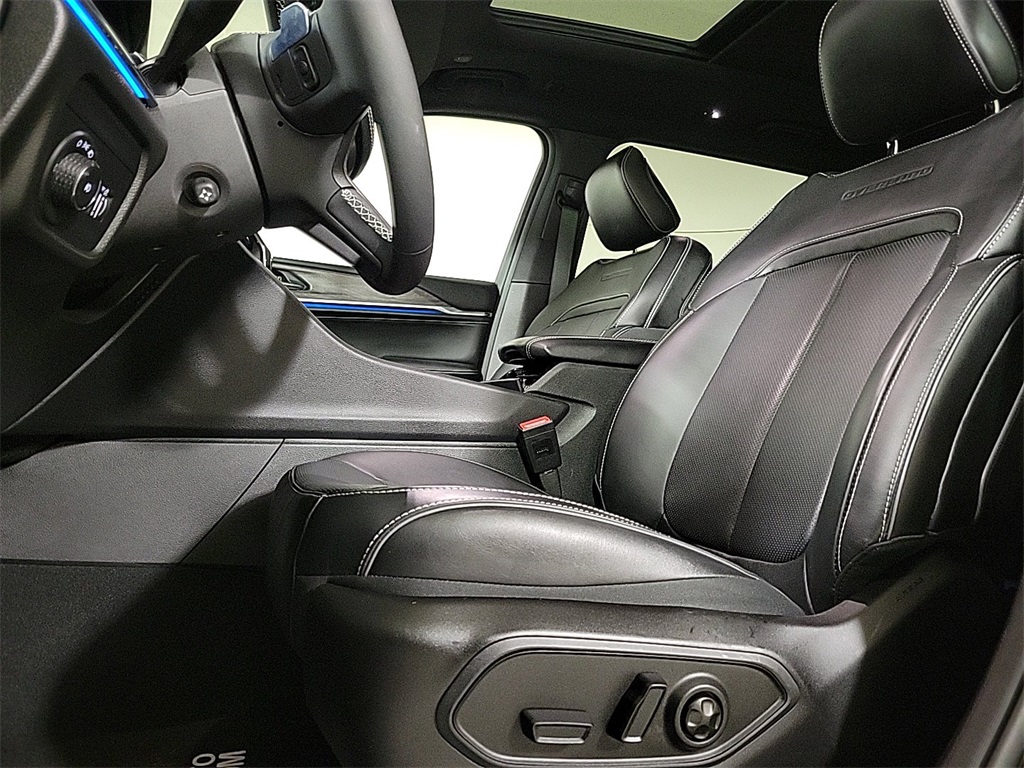 2024 JEEP GRAND CHEROKEE L - Image 10