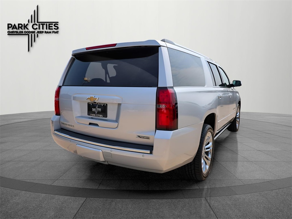 2017 Chevrolet Suburban Premier photo 3