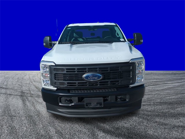 2026 Ford F-350 photo 9