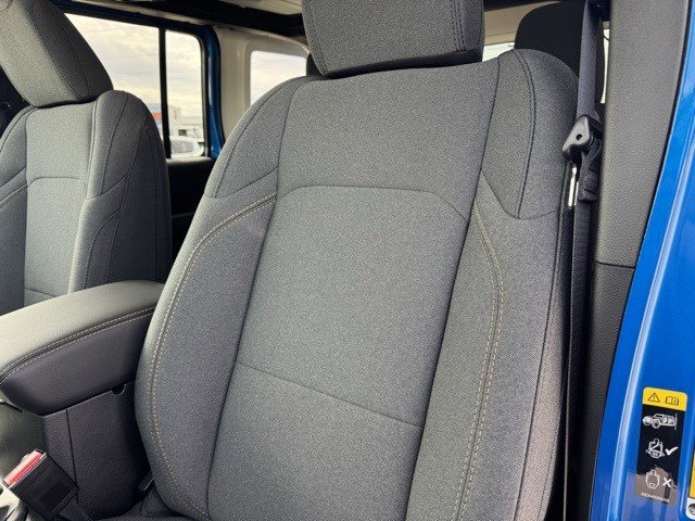 2025 Jeep Wrangler Sahara photo 20
