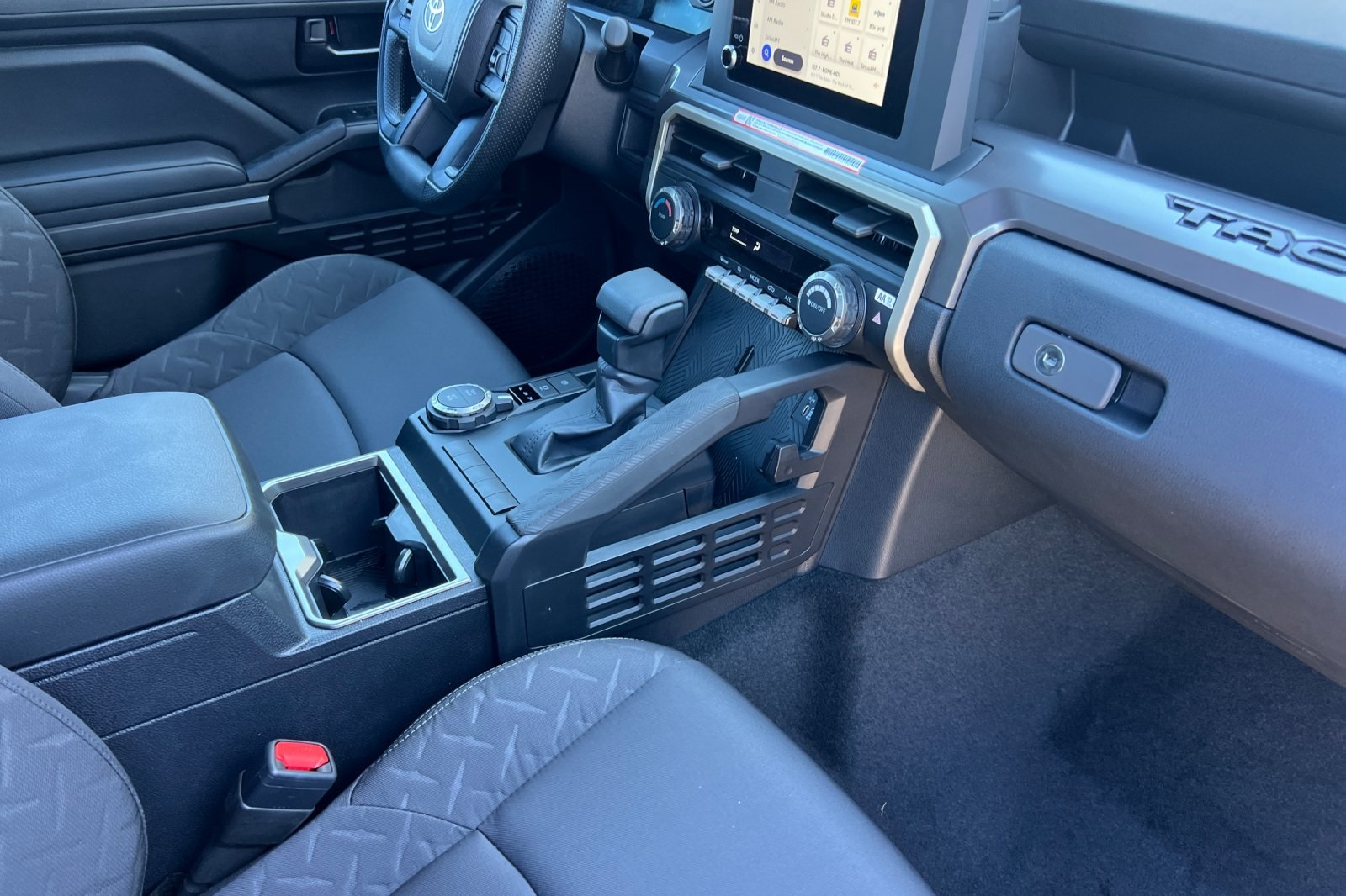 2025 Toyota Tacoma SR5 4x4 Double Cab photo 17