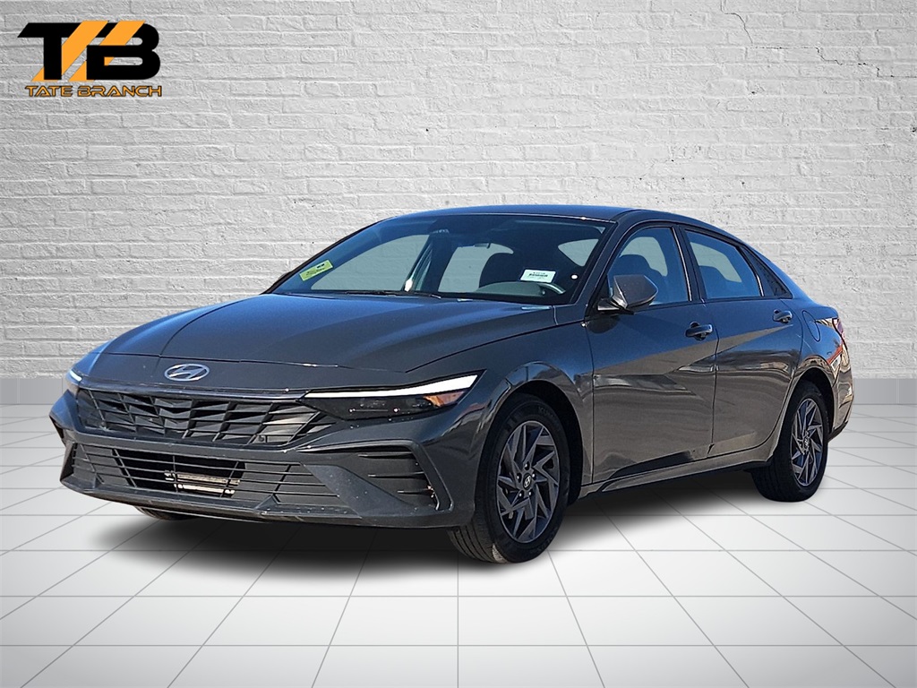 2024 Hyundai Elantra SEL's photo