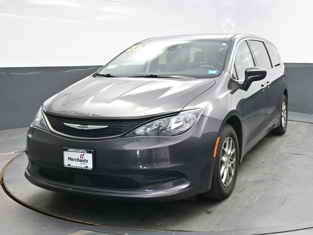 2023 Chrysler Voyager LX photo 2