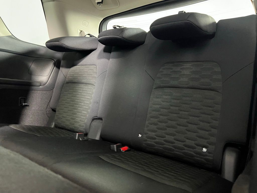 2022 Nissan Pathfinder SV photo 19