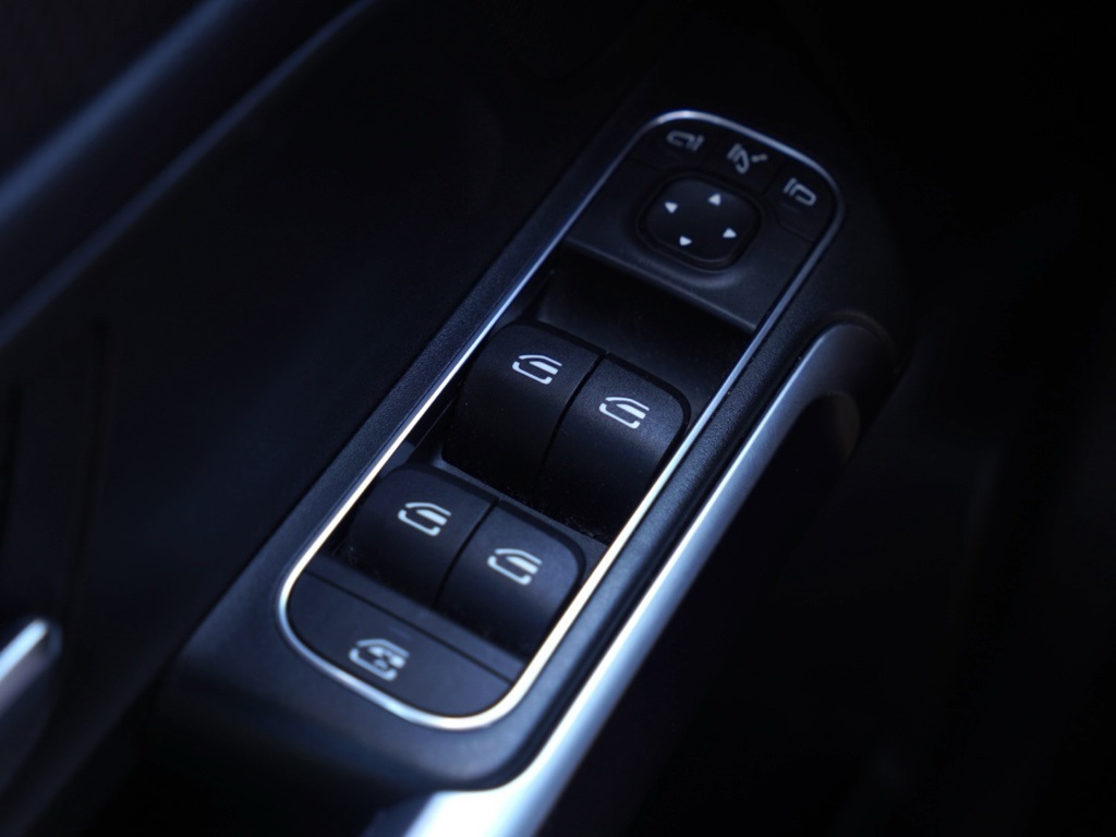 2020 Mercedes Benz GLB 250 photo 14