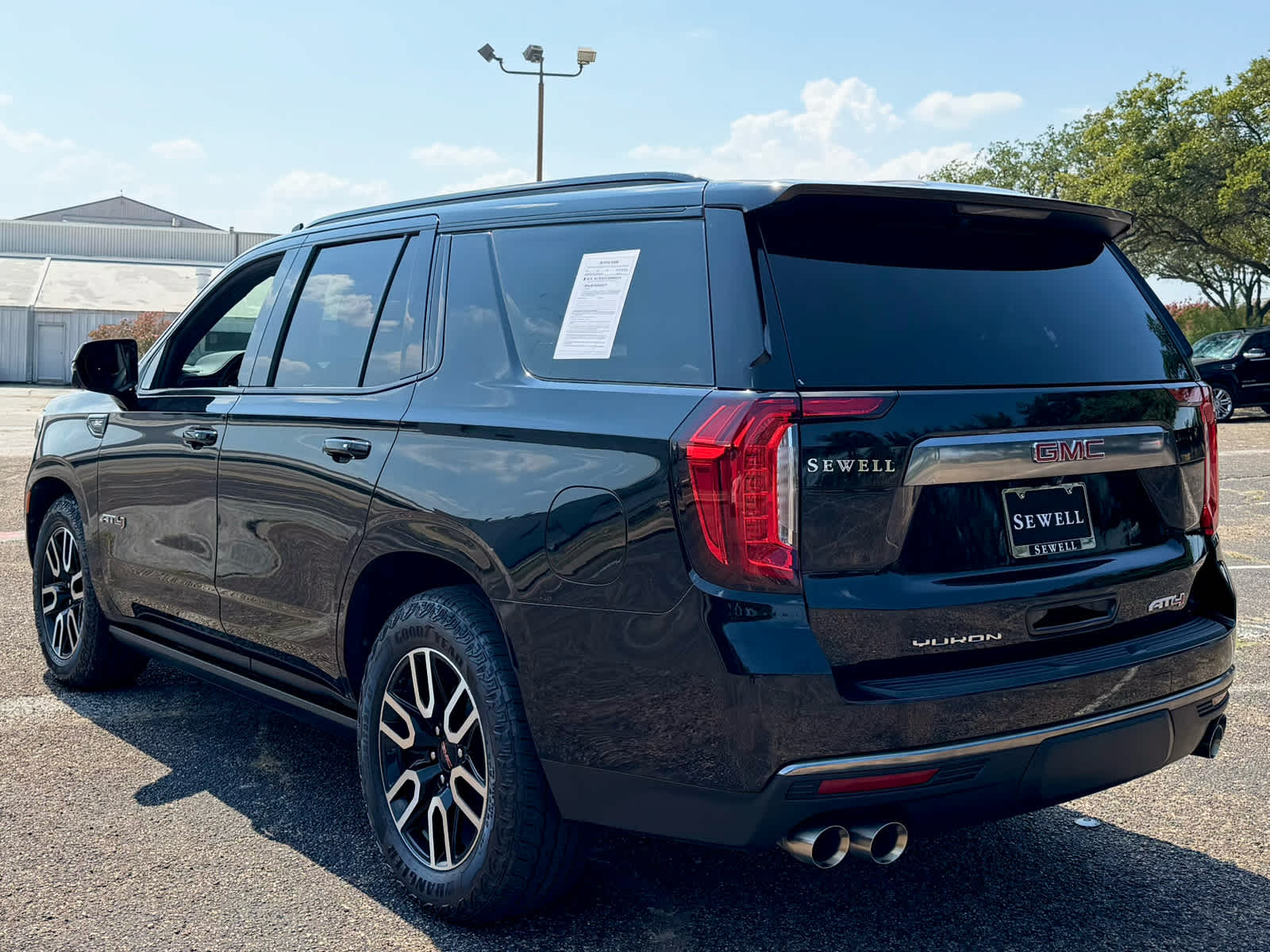 2024 Gmc Yukon AT4 photo 3