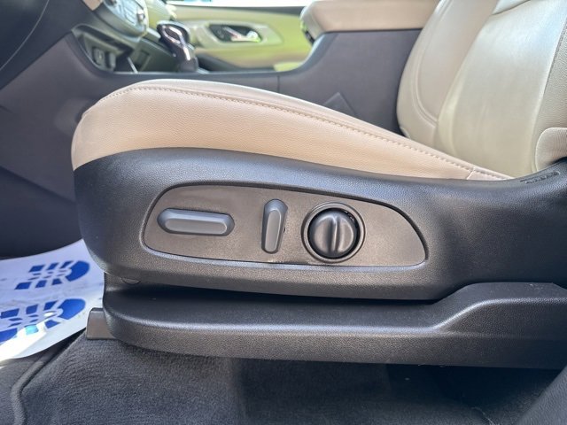 2022 Chevrolet Traverse Leather photo 19