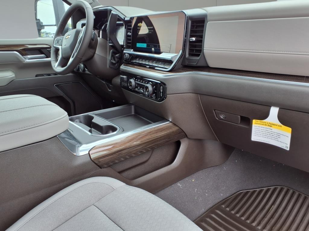2025 Chevrolet Silverado 2500HD LT photo 23