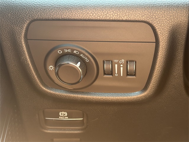 2025 Jeep Grand Cherokee Altitude photo 31