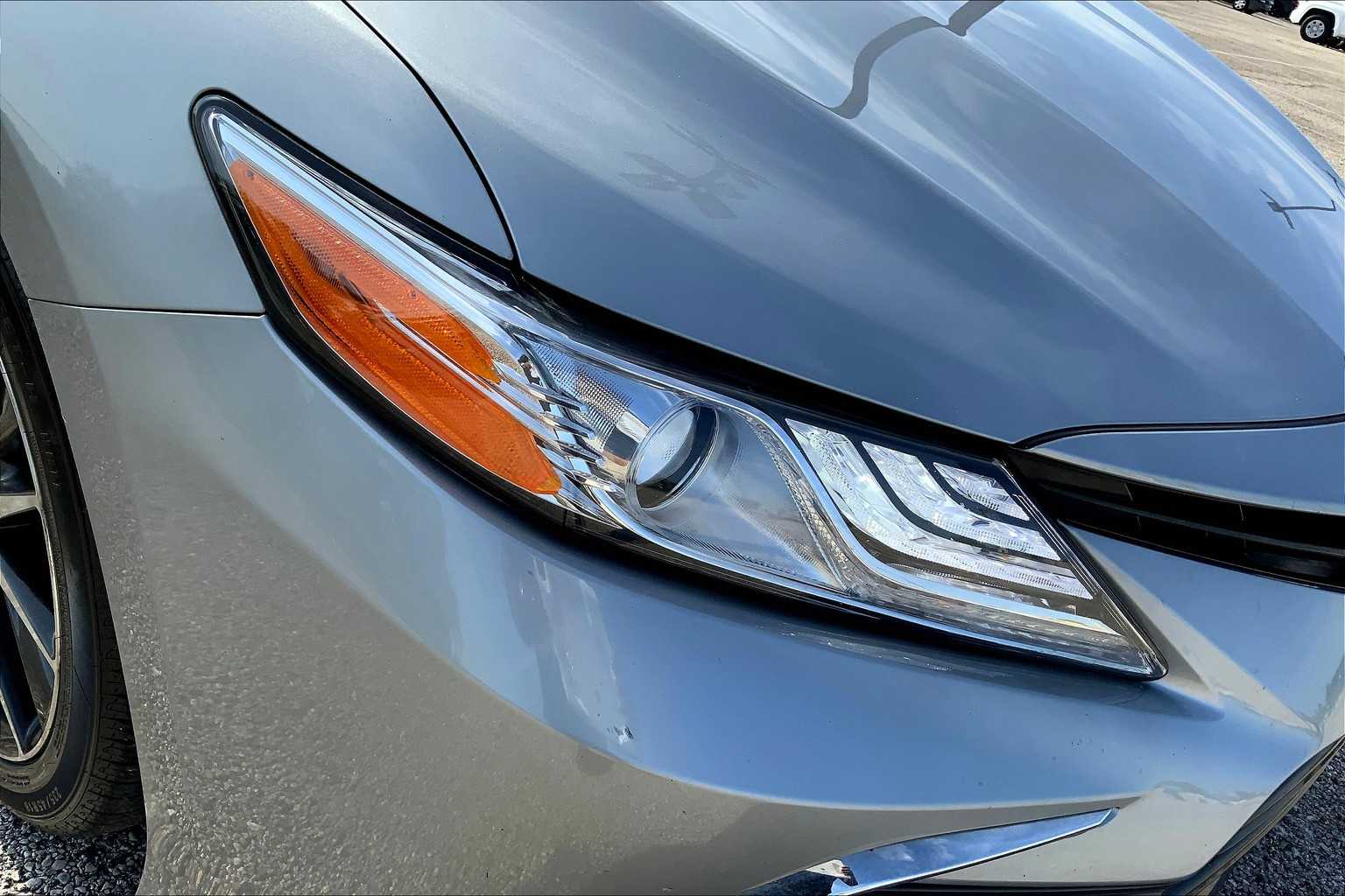2022 Toyota Camry XLE V6 photo 26