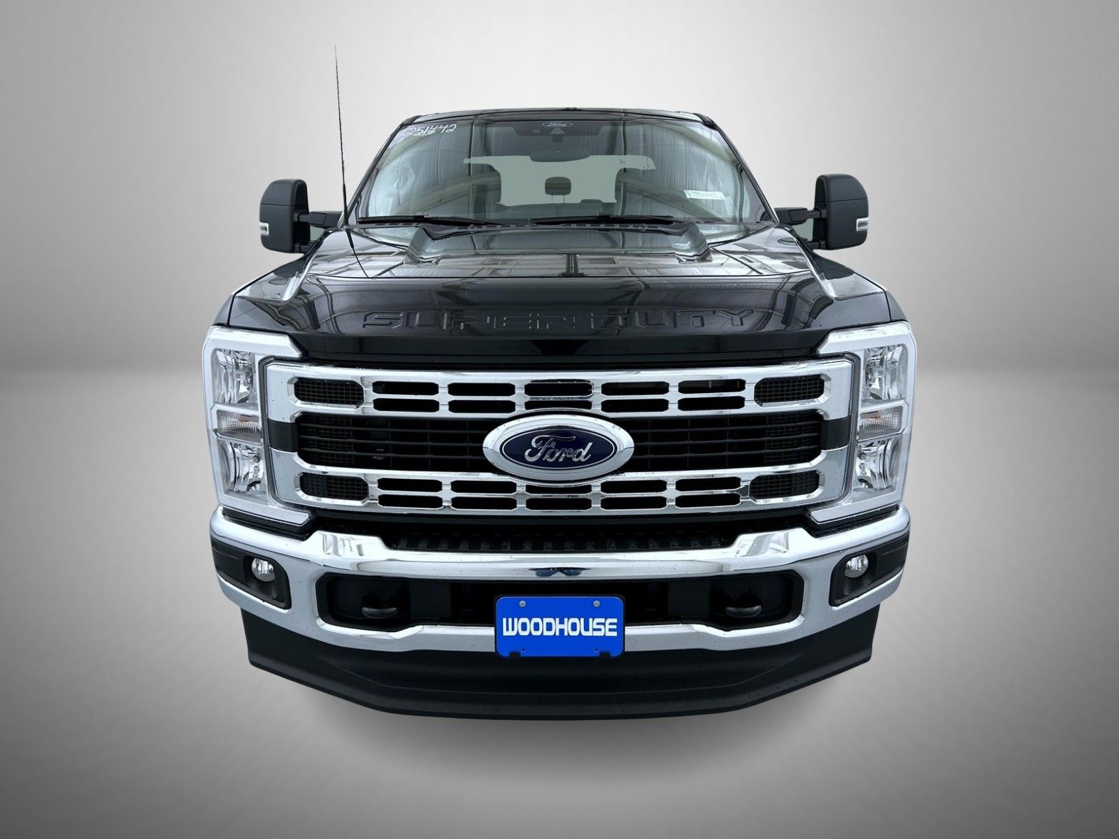 2025 Ford F-250 XLT photo 2