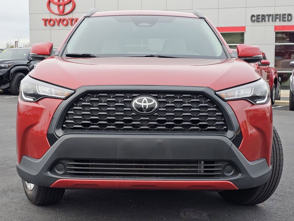 2023 Toyota Corolla Cross LE photo 3