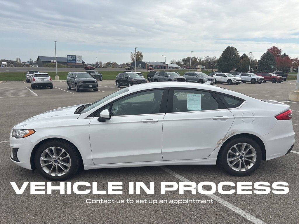 2020 Ford Fusion SE photo 2