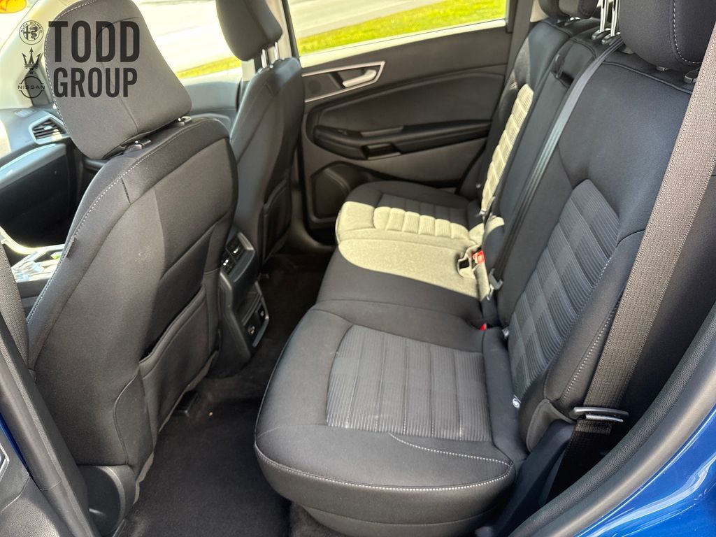 2022 Ford Edge SEL photo 18