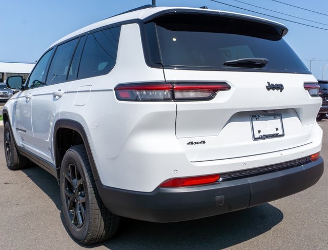 2025 Jeep Grand Cherokee Altitude X photo 3