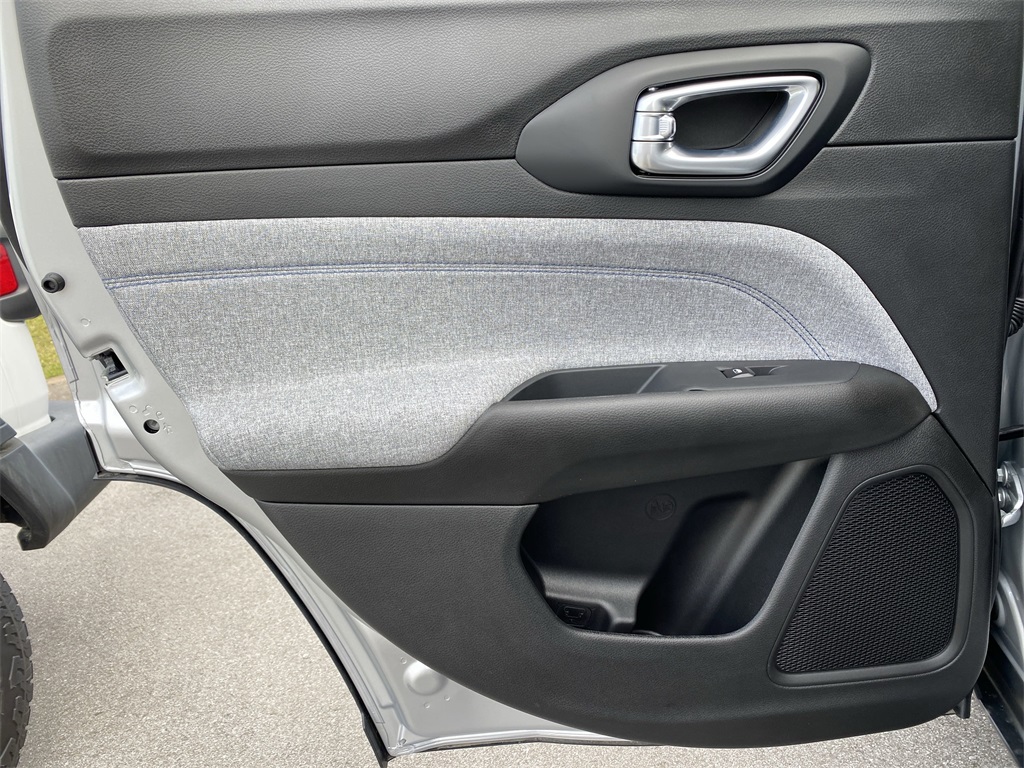 2025 Jeep Compass Latitude photo 32