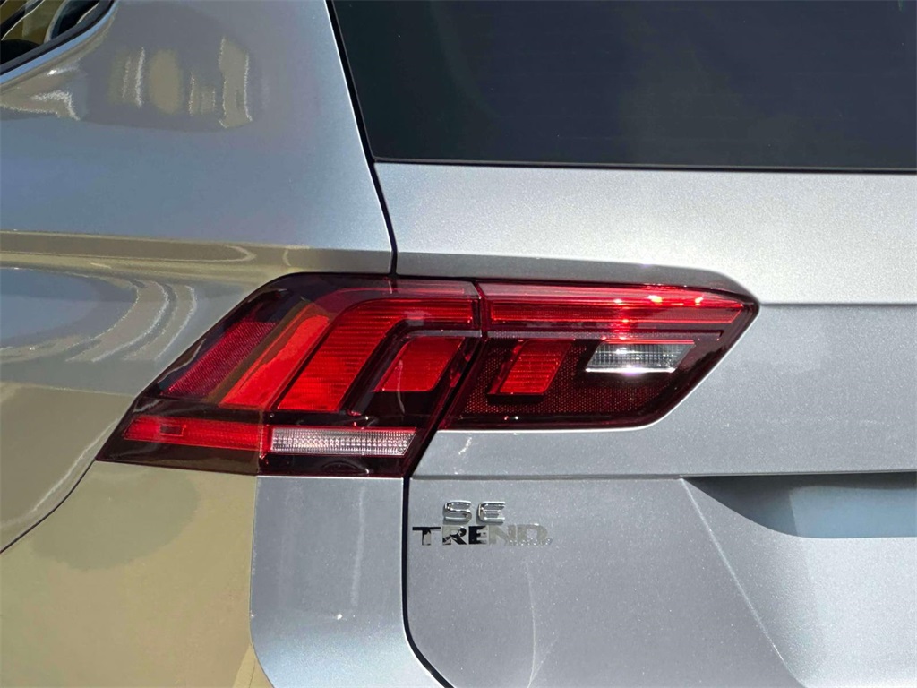 2022 Volkswagen Tiguan SE R-Line Black photo 7