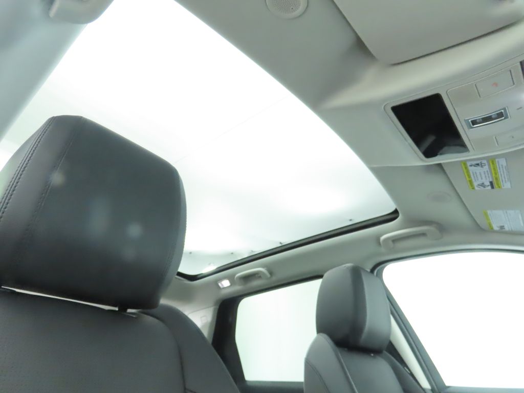 2025 Land Rover Discovery Sport S photo 17