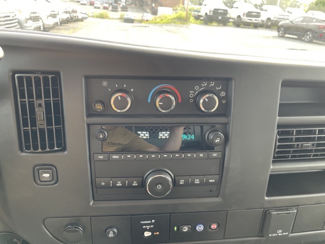 2025 Chevrolet Express 2500 Work Van Cargo photo 3