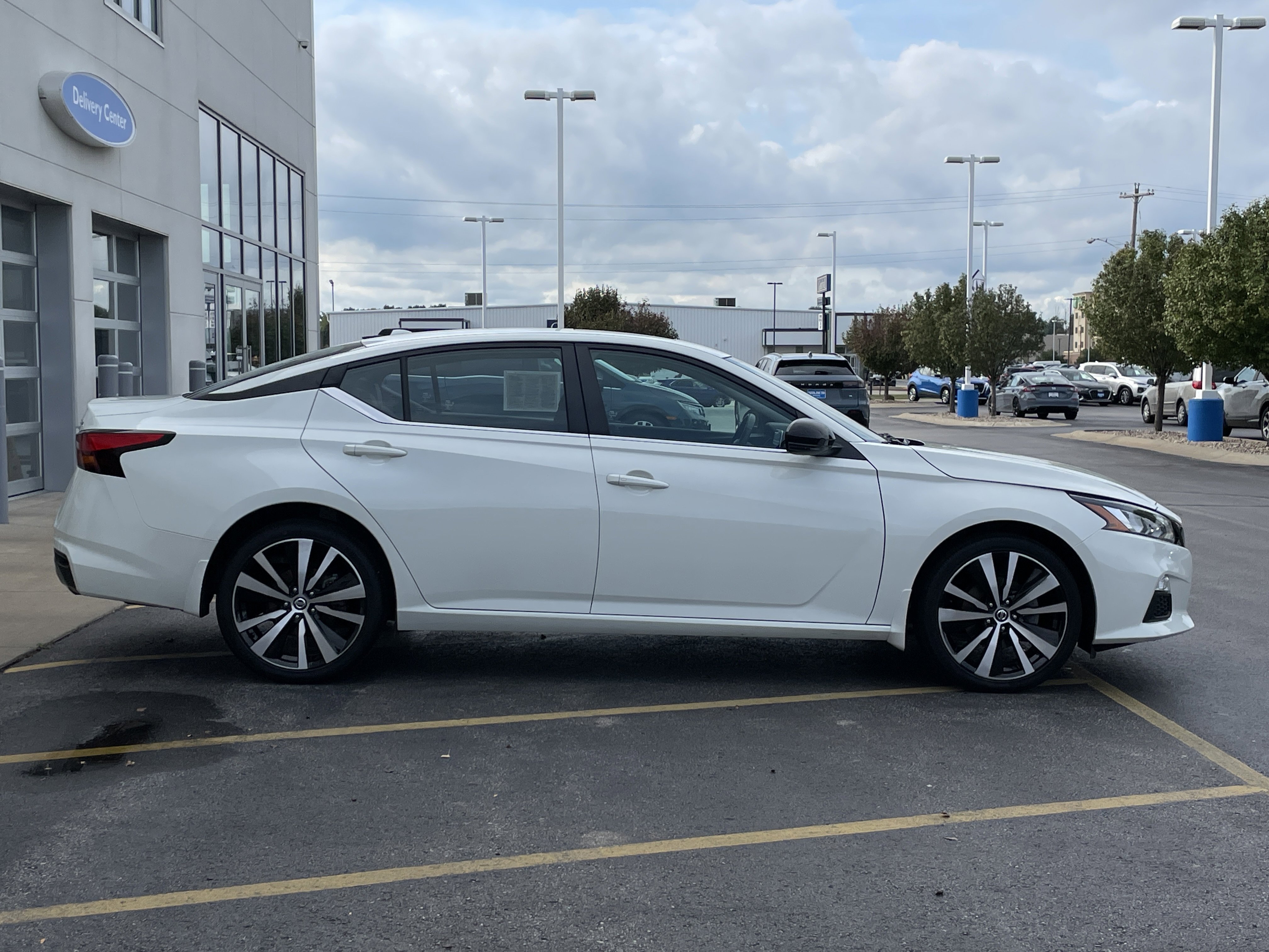 2020 Nissan Altima 2.5 SR photo 5