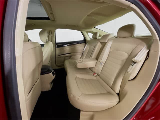 2014 Ford Fusion SE photo 23