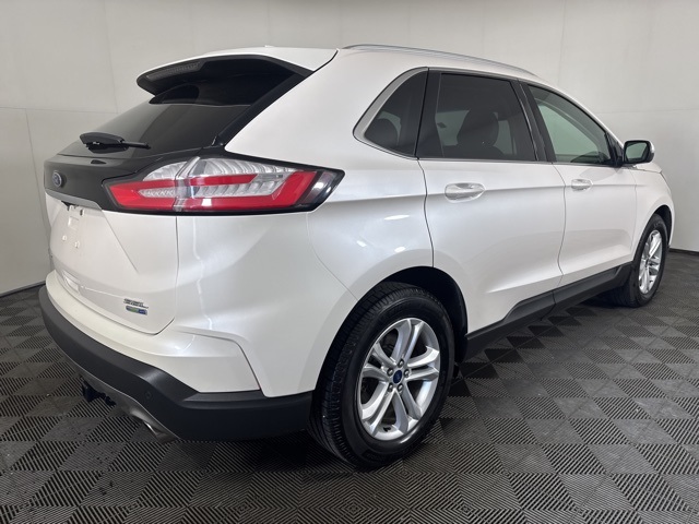 2019 Ford Edge SEL photo 3