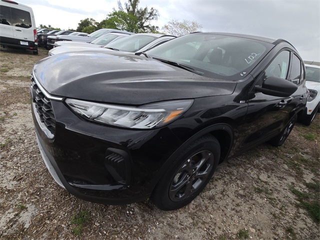 2025 Ford Escape ST-Line photo 4
