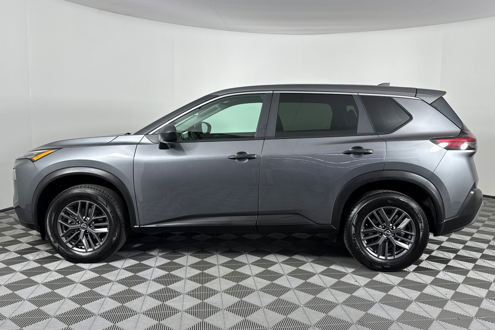 2023 Nissan Rogue S photo 7