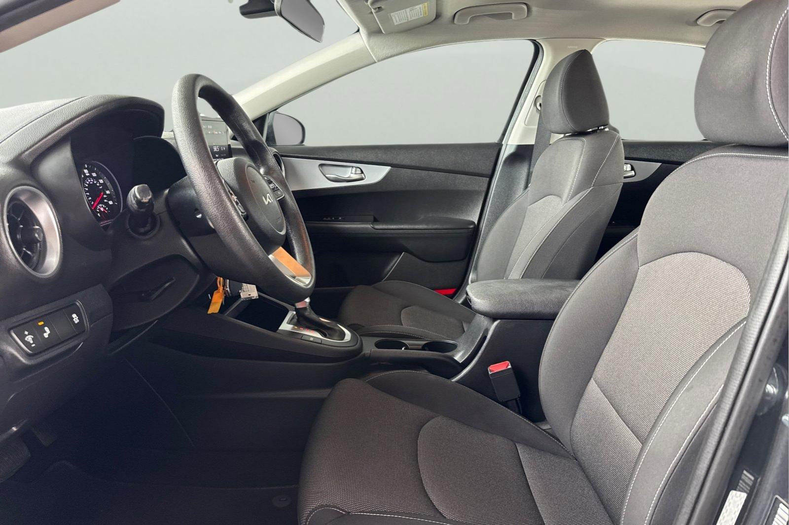 2022 Kia Forte FE LXS photo 13