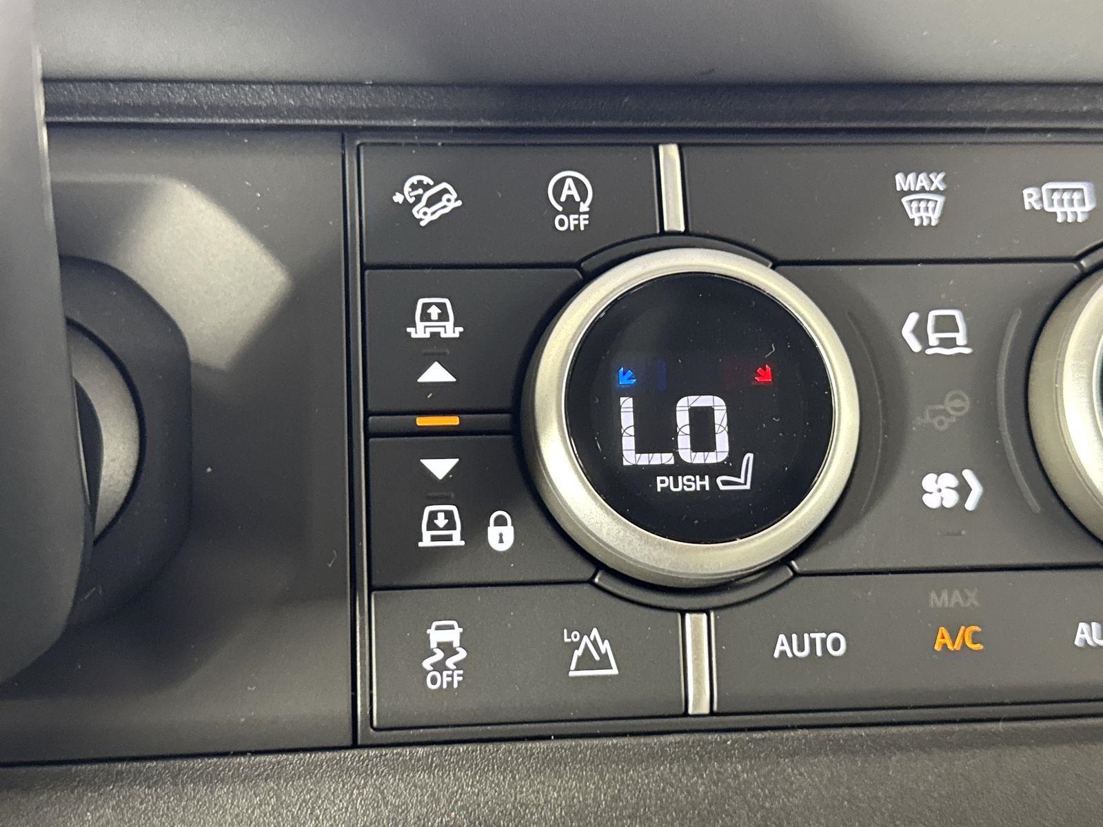 2025 Land Rover Defender 130 S photo 19