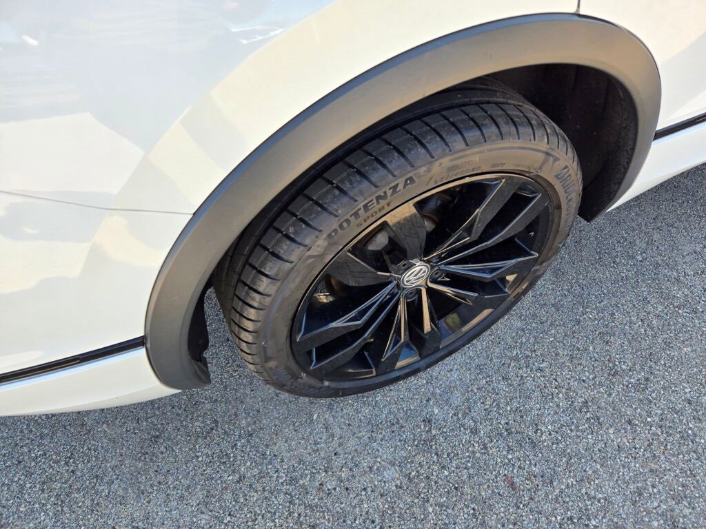 2021 Volkswagen Tiguan SE photo 9