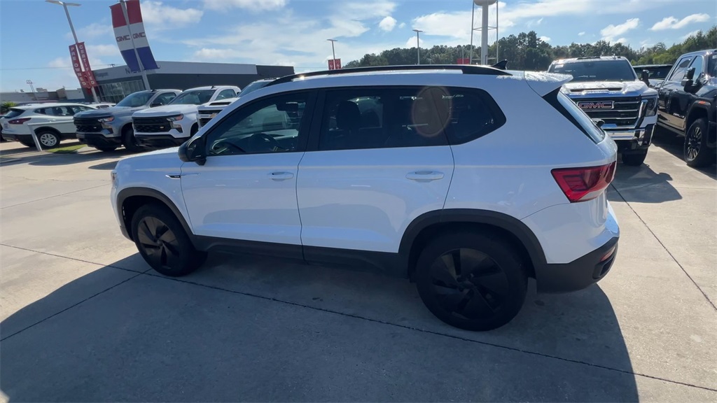 2024 Volkswagen Taos S photo 3