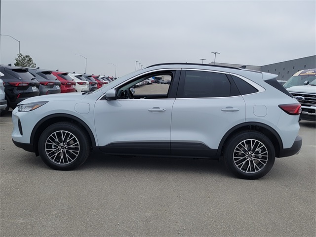 2025 Ford Escape Plug-In Hybrid photo 4