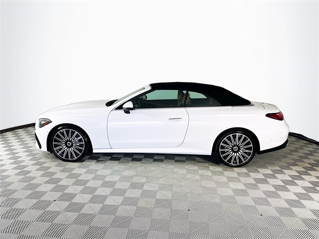 2026 Mercedes Benz CLE 300 4MATIC Cabriolet photo 4
