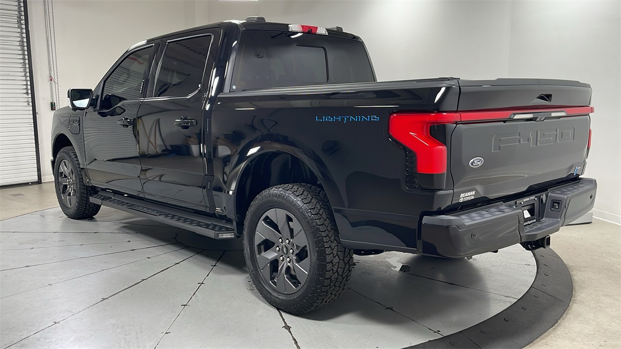 2023 Ford F-150 Lightning Lariat photo 7