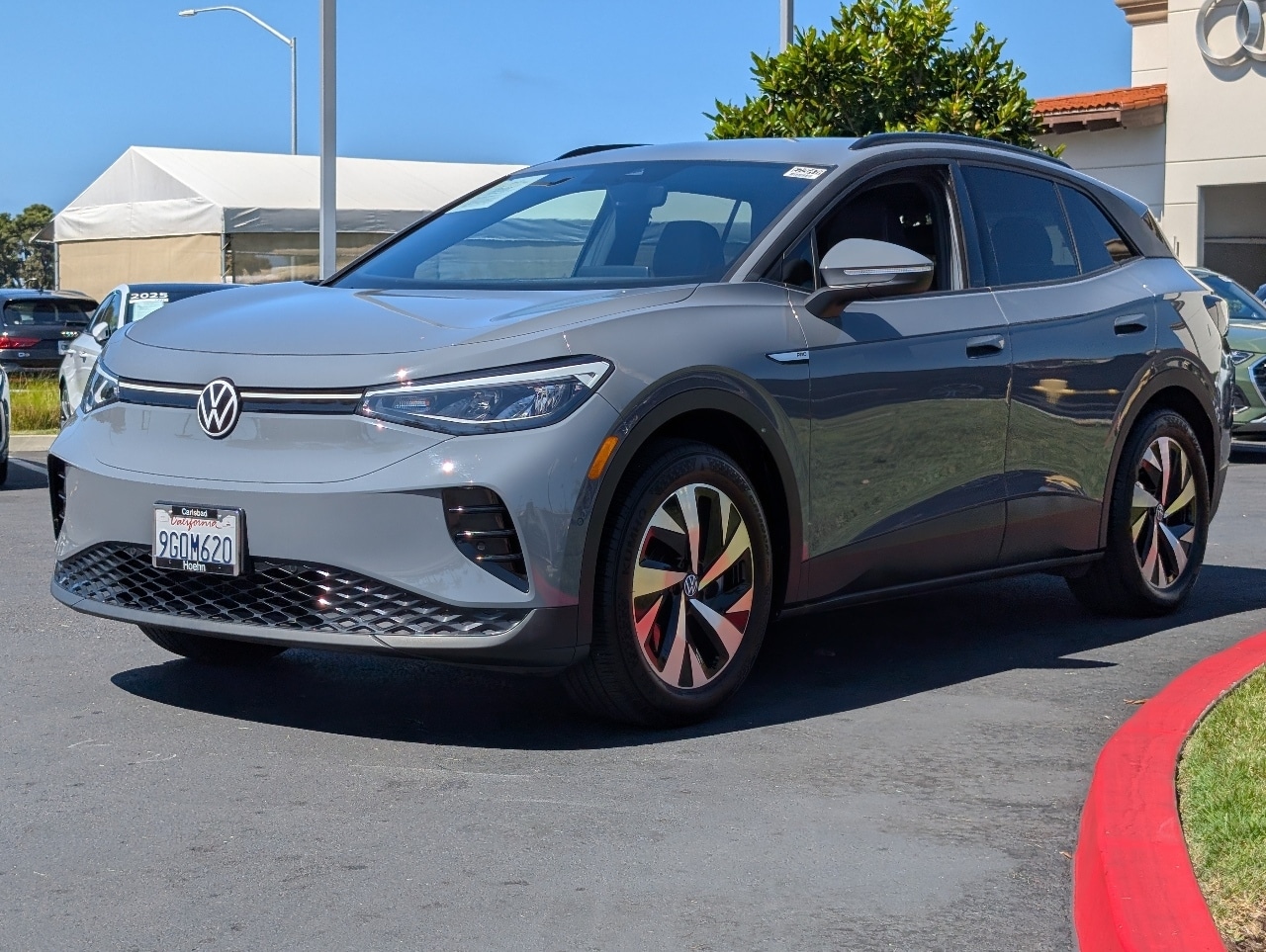 2023 Volkswagen ID.4 Pro photo 4