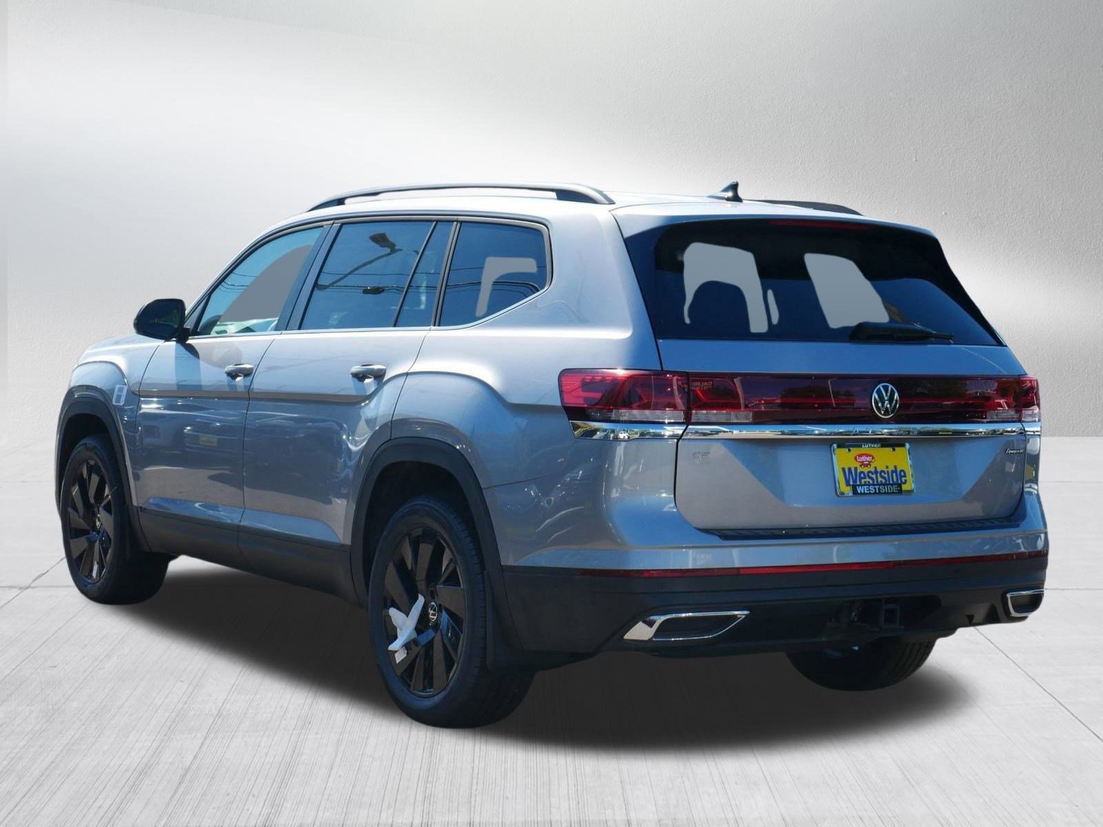 2025 Volkswagen Atlas SE Technology photo 2