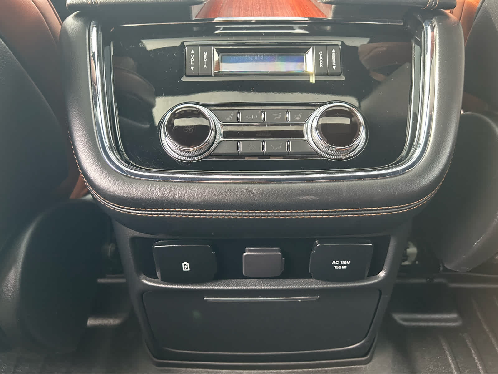 2018 Lincoln Navigator L Reserve photo 25