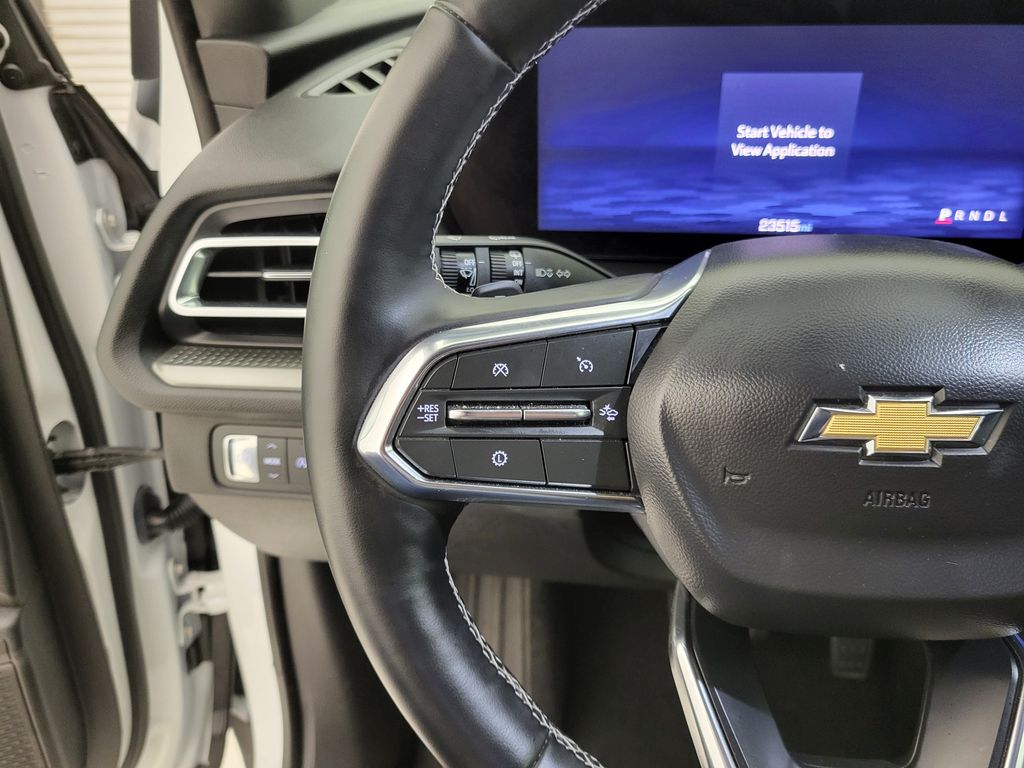 2025 Chevrolet Traverse photo 4