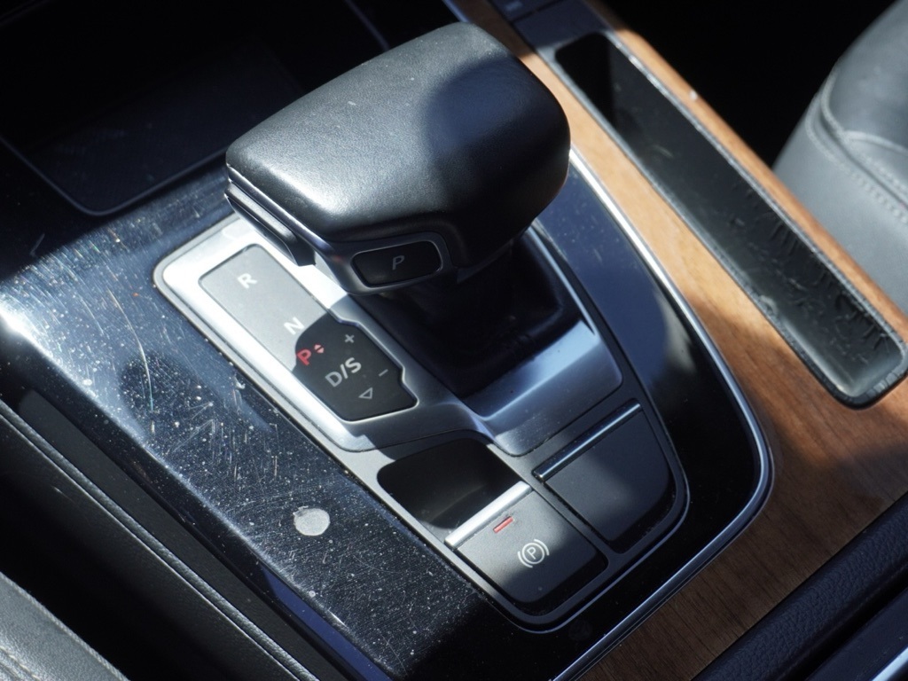 2021 Audi Q5 45 Premium photo 17