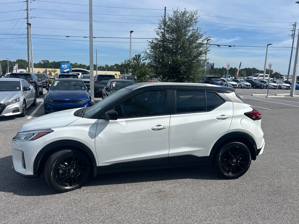 2023 Nissan Kicks SV photo 2