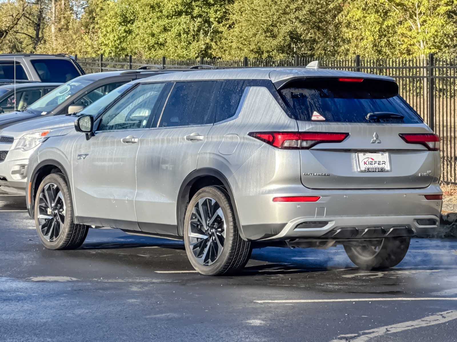 2023 Mitsubishi Outlander PHEV SE photo 5