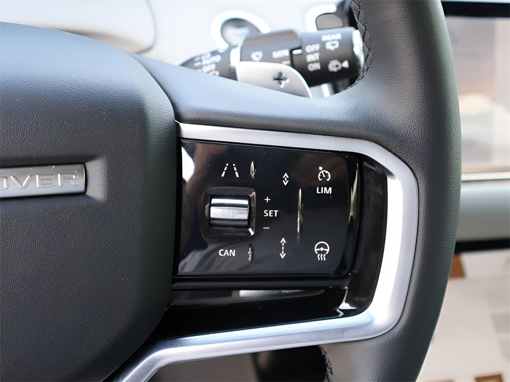 2023 Land Rover Range Rover Evoque R-Dynamic SE photo 25