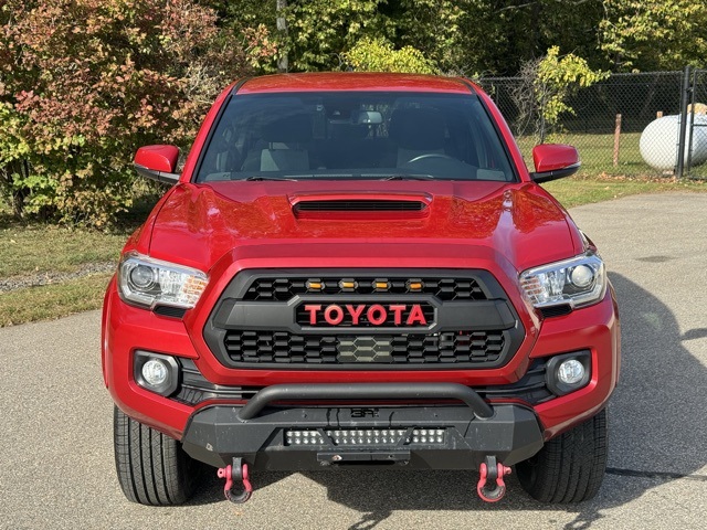 2021 Toyota Tacoma TRD Sport photo 2