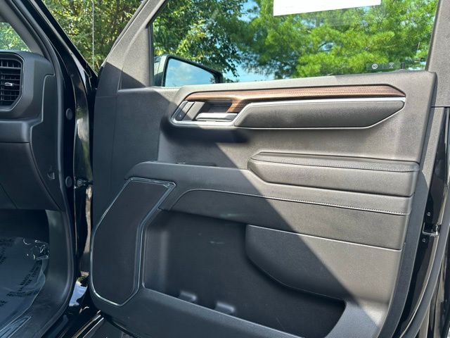 2024 Chevrolet Silverado 1500 RST photo 23